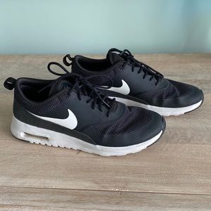 Black Nike air max thea sneakers
